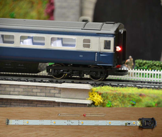 Train Tech Automatic Coach Lighting - Warm White/Flashing Tail HO/OO Gauge