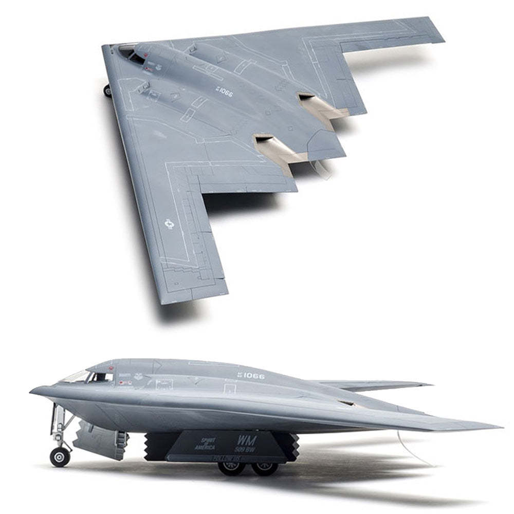 ModelCollect UA72214 USAF B-2A Spirit Stealth Bomber w/AGM-158 1:72 Model Kit