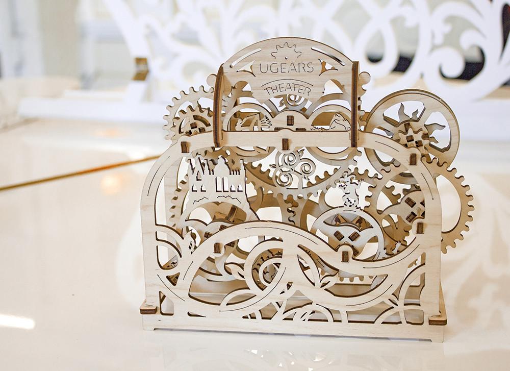 UGEARS Theater Mechanical Wooden Model Kit 70002