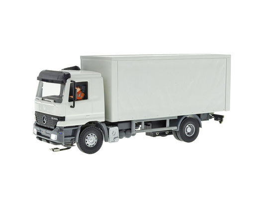 Viessmann CarMotion MB Actros 2040 2 Axle Box Van VN8115 HO Gauge