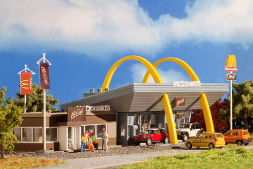 Vollmer 43635 McDonalds & McCafe with Interior and Accessories Kit HO