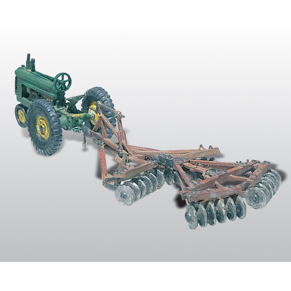 Woodland Scenics D207 Disc & Tractor (1938-1946) HO Gauge