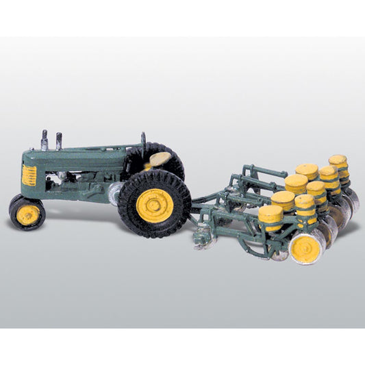 Woodland Scenics D208 Seeder & Tractor(1938-1946) HO Gauge