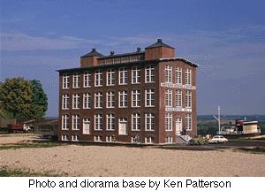 Walthers Cornerstone Front Street Warehouse Building Kit HO Gauge WH933-3069