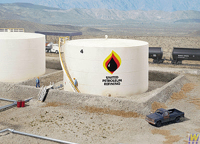 Walthers Cornerstone Wide Oil Storage Tank w/Berm Building Kit HO Gauge WH933-3167