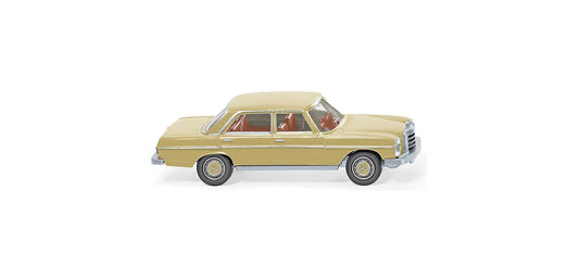 Wiking MB 200/8 Beige 1968-73 HO Gauge WK014102