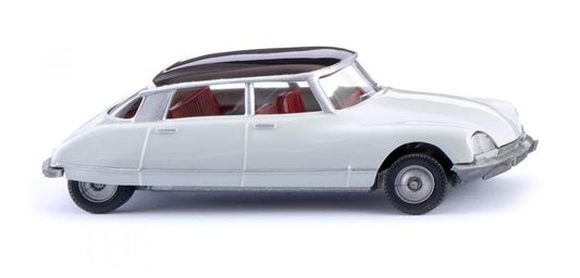 Wiking Citroen Pallas White/Black Roof 1957-69 19003 HO Gauge