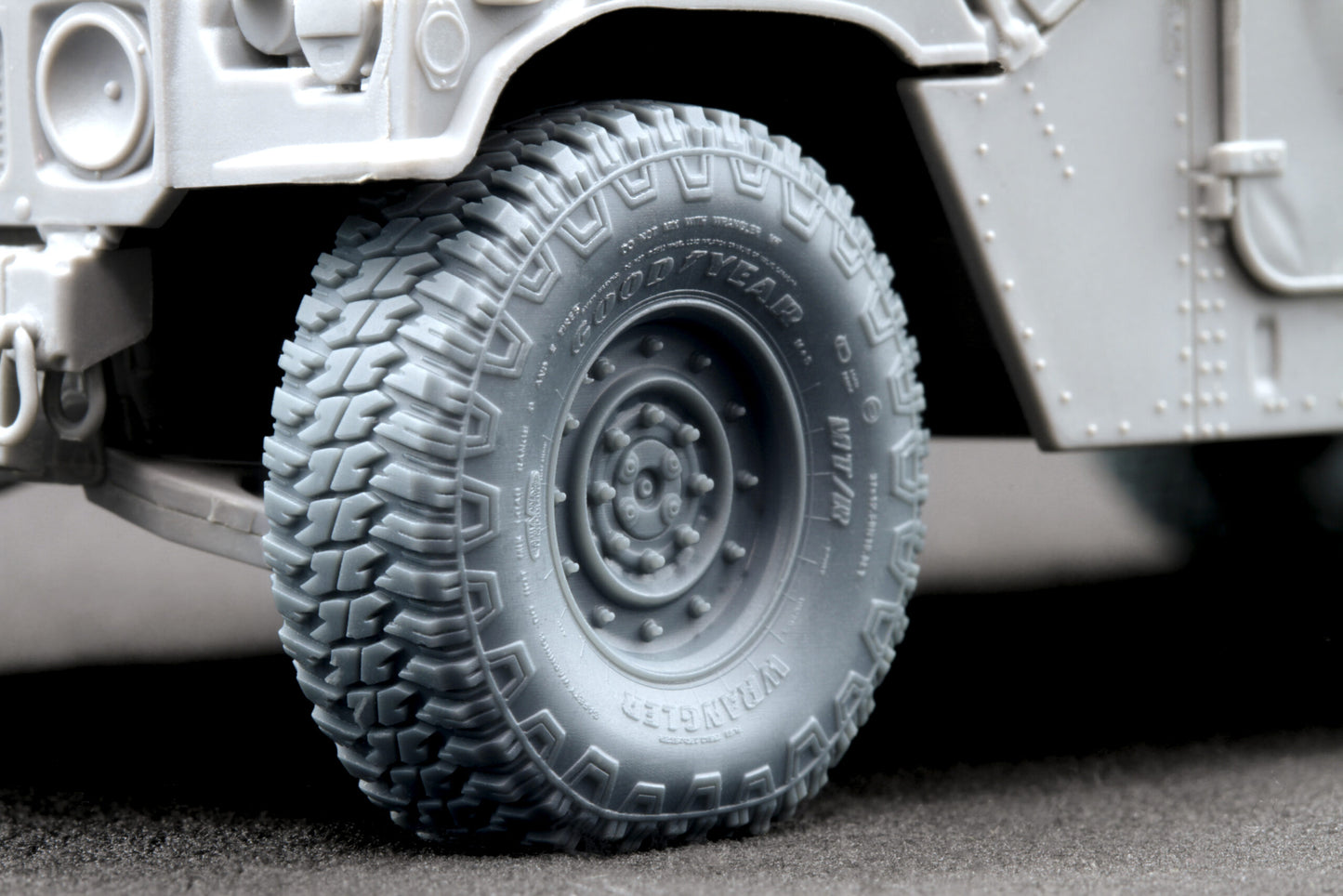 ScaleX HMMWV MT/R 12-bolt Weighted Wheel Set For ICM 1:35 Model Kits