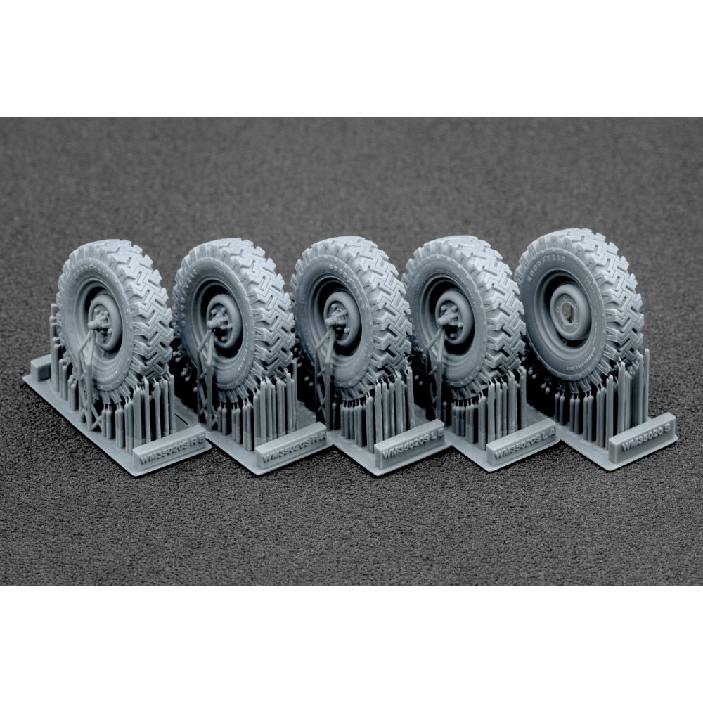 ScaleX L Rover 88 6.5 Small Sagged Wheel Set for AK 1:35 Model Kits