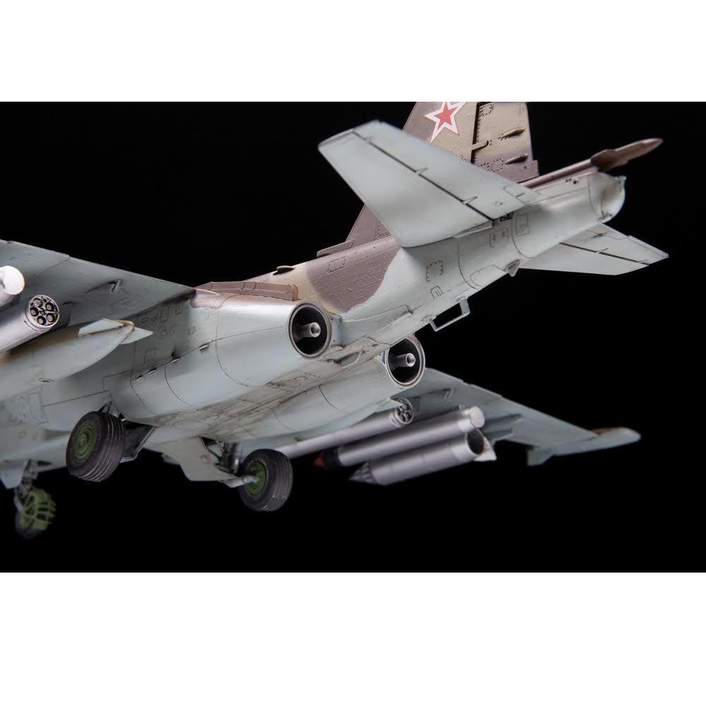 Zvezda 4807 Sukhoi SU-25 Frogfoot Soviet Attack Aircraft 1:48 Plastic Model Kit