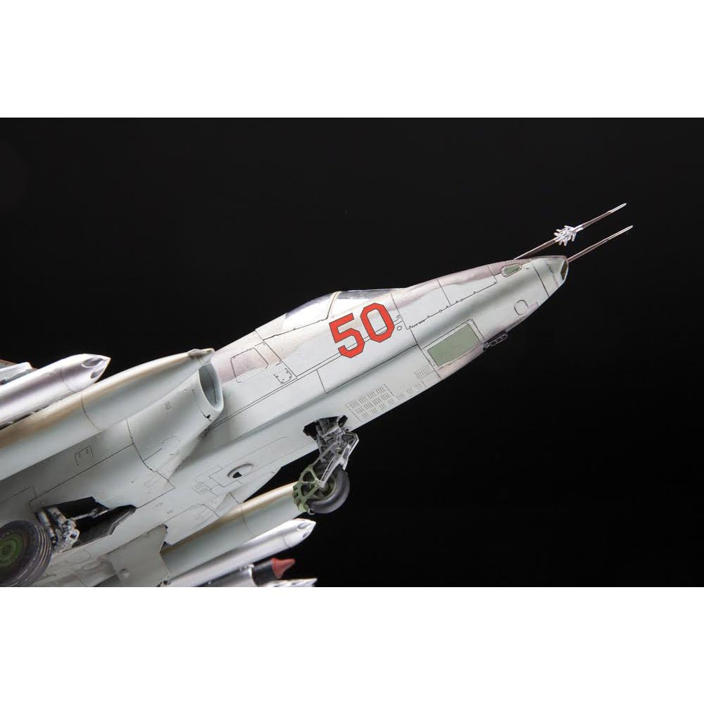 Zvezda 4807 Sukhoi SU-25 Frogfoot Soviet Attack Aircraft 1:48 Plastic Model Kit