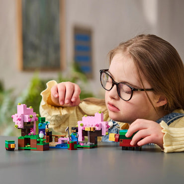 LEGO Minecraft 21260 The Cherry Blossom Garden Age 8+ 304pcs