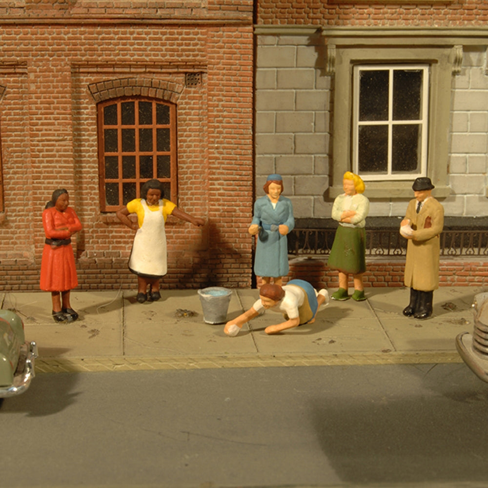 Bachmann USA 33117 Sidewalk People (6/Pack) HO Gauge