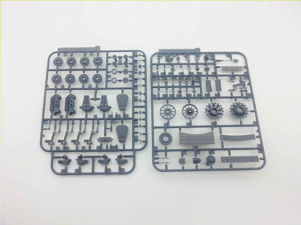 Amusing Hobby 35A008 FV215B 1:35 Model Kit