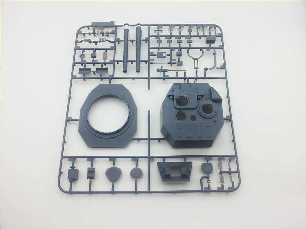 Amusing Hobby 35A008 FV215B 1:35 Model Kit