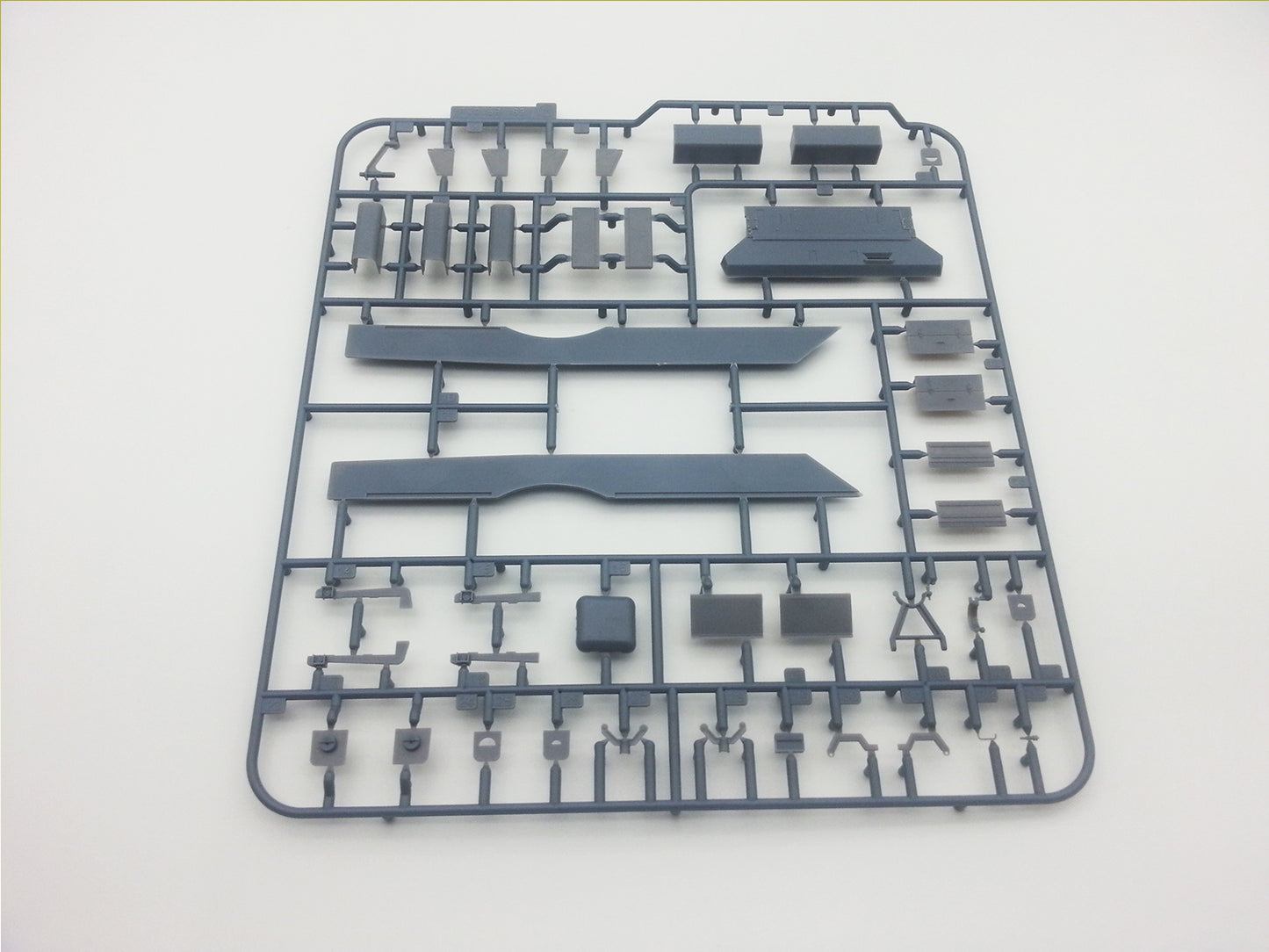Amusing Hobby 35A008 FV215B 1:35 Model Kit