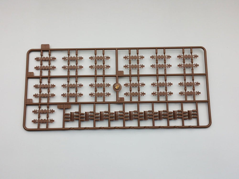 Amusing Hobby 35A015 E-100 German Super Heavy tank 1:35 Model Kit