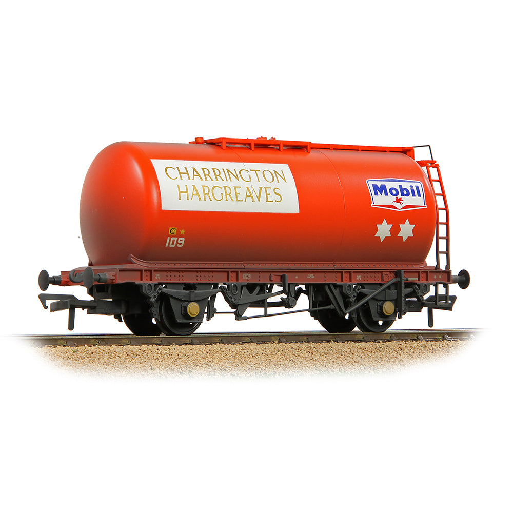 Bachmann Branchline 37-592A BR 45T TTA Tank Wagon 'Charrington Hargreaves/Mobil' Red [W]