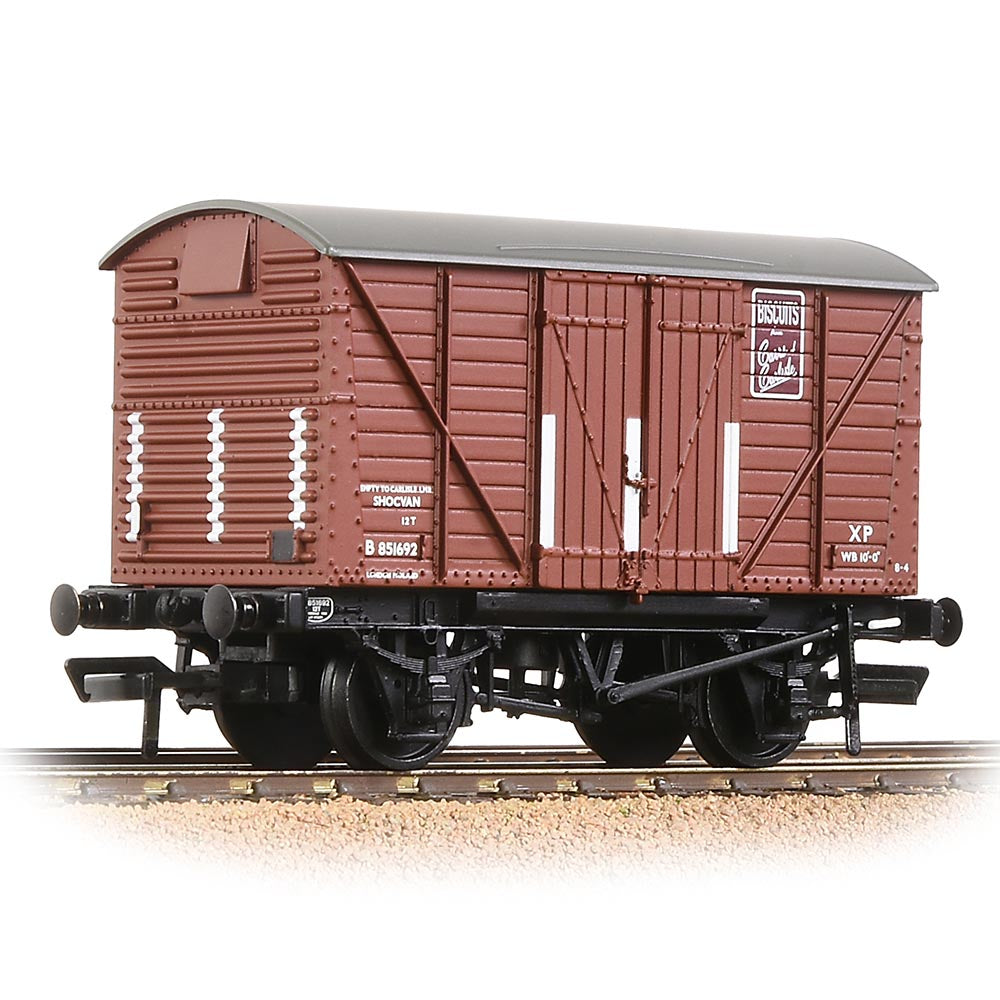 Bachmann Branchline 37-903B BR 12T Shock Van Corrugated Ends BR Bauxite Early