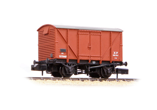 Graham Farish 373-751D BR 12T Ventilated Van Plywood Sides BR Bauxite (Early) N