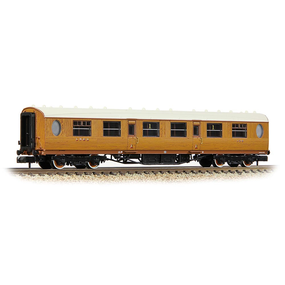 Graham Farish 376-200A LNER Thompson First Corridor LNER Teak Effect N Gauge