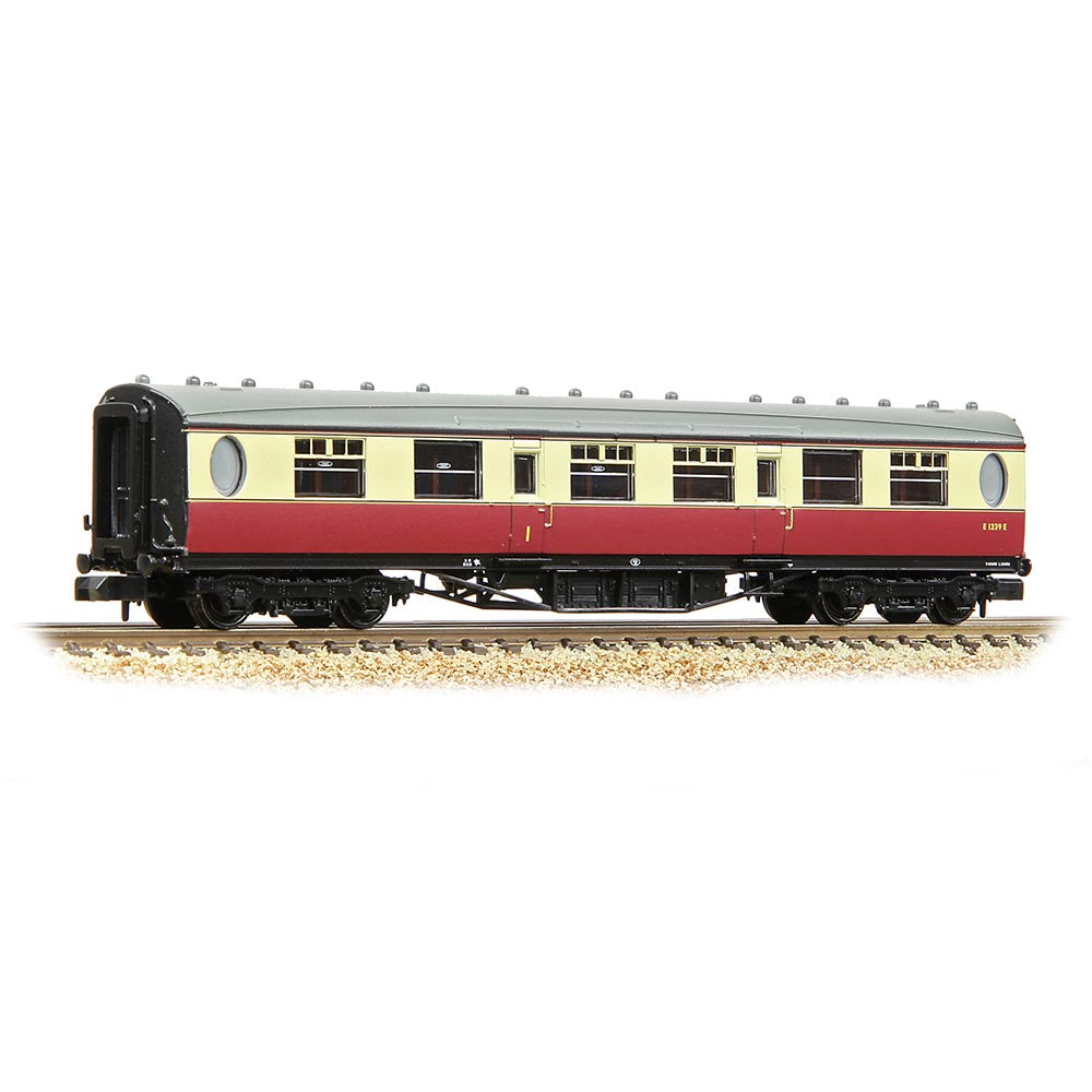Graham Farish 376-226B LNER Thompson Composite Corridor BR Crimson & Cream N Gauge