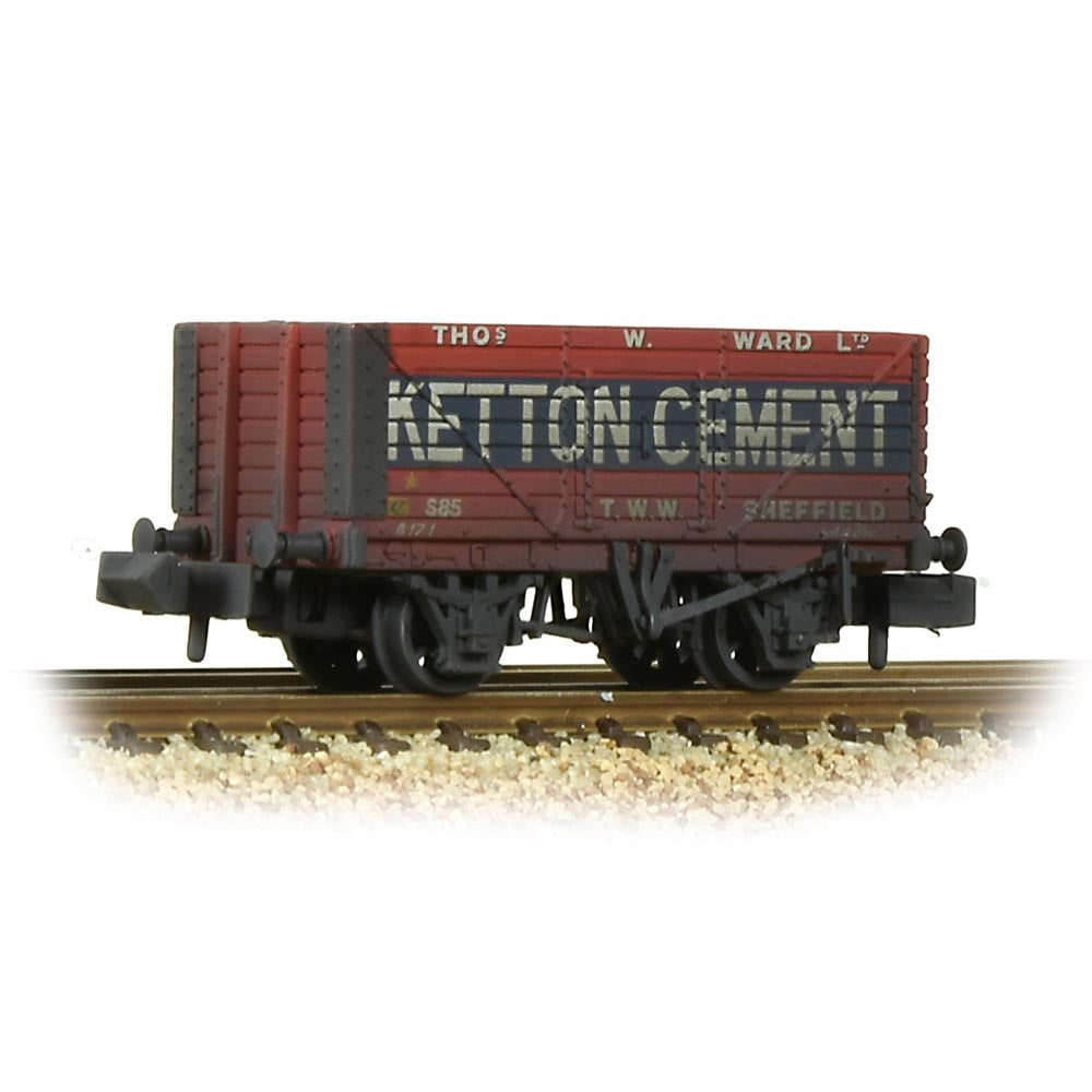 Graham Farish 377-126C 8 Plank Wagon End Door 'Ketton Cement' Red [W]