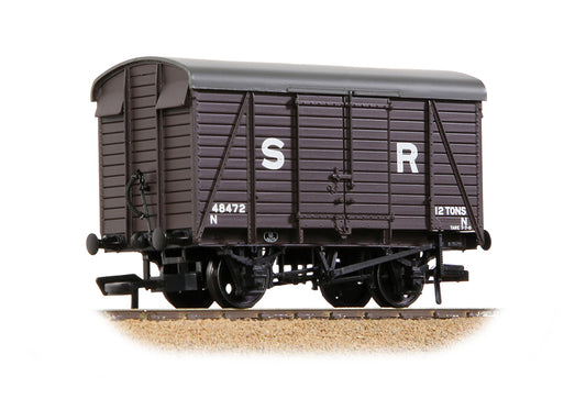 Bachmann Branchline 38-070E SR 12T Even Planked Ventilated Van SR Brown OO Gauge
