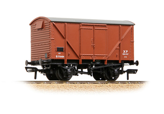 Bachmann Branchline 38-170E BR 12T Vent. Van Plywood Sides BR Bauxite (Early) OO