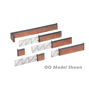 Bachmann Scenecraft 42-107 Red Brick Walls and Gates N Gauge