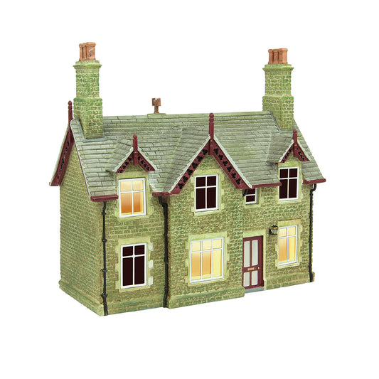 Bachmann Scenecraft 44-0082 Hampton Station Building with Lights OO Gauge