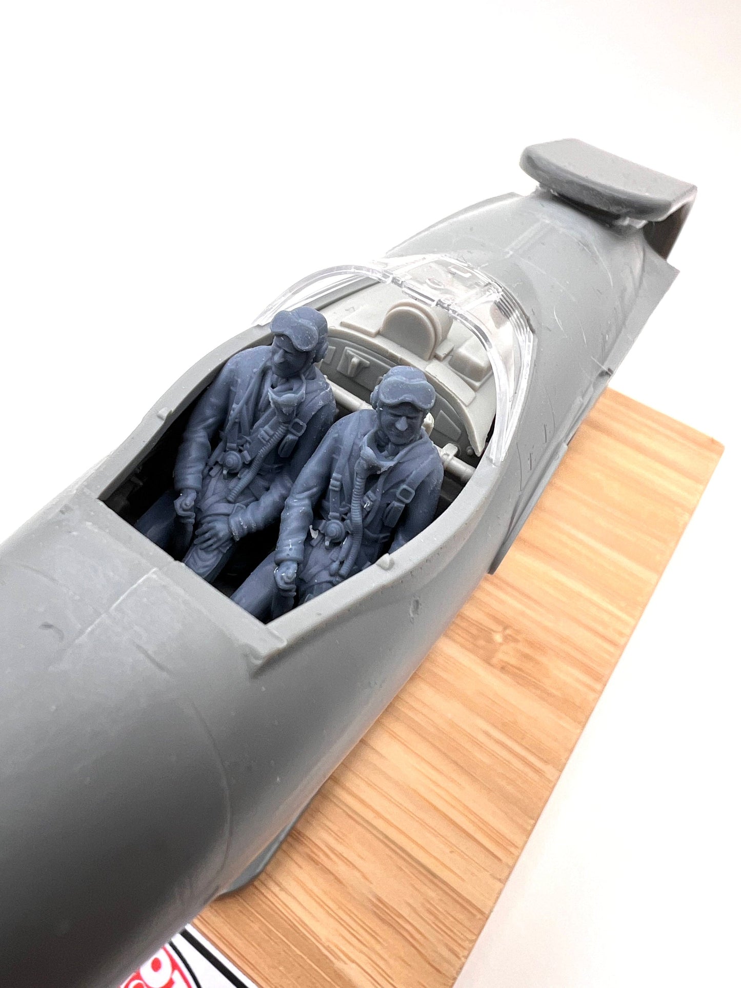 Pilot Replicas Swedish Vampire Pilots with Cloth Helmets 1:48