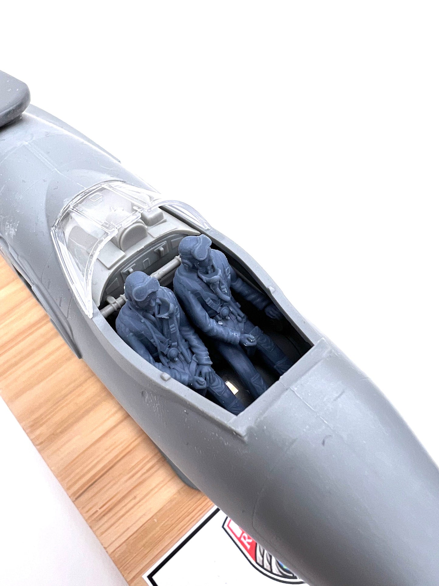 Pilot Replicas Swedish Vampire Pilots with Cloth Helmets 1:48