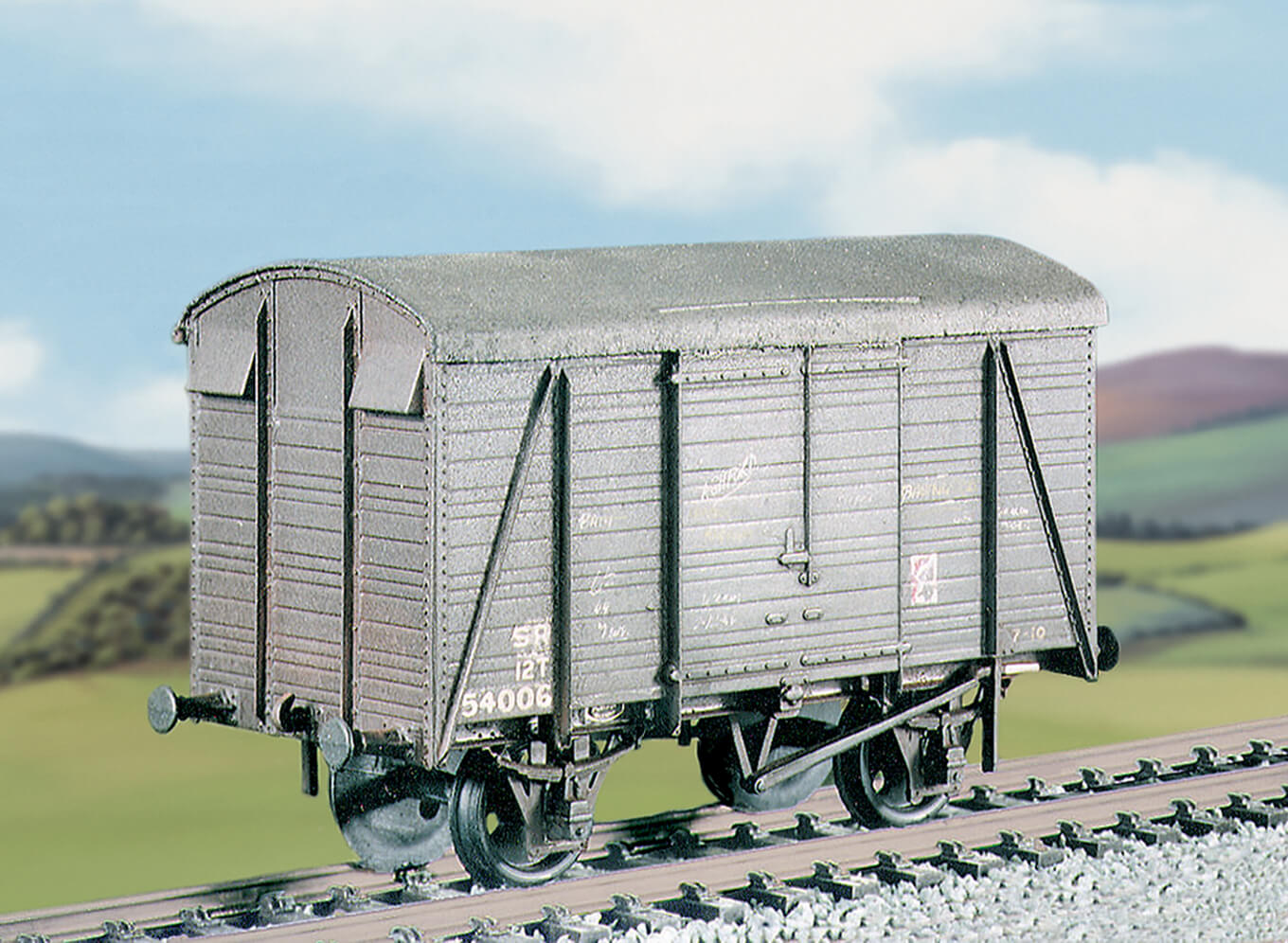 Parkside PC591 SR 12ton Uneven Planked Ventilated Box Van Kit HO/OO Gauge