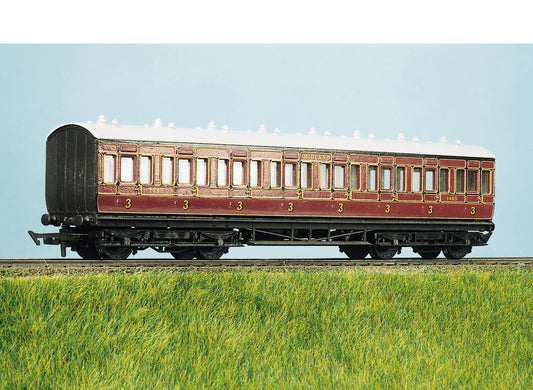 Parkside PC710 LMS 48 feet Suburban Coach Kit HO/OO Gauge