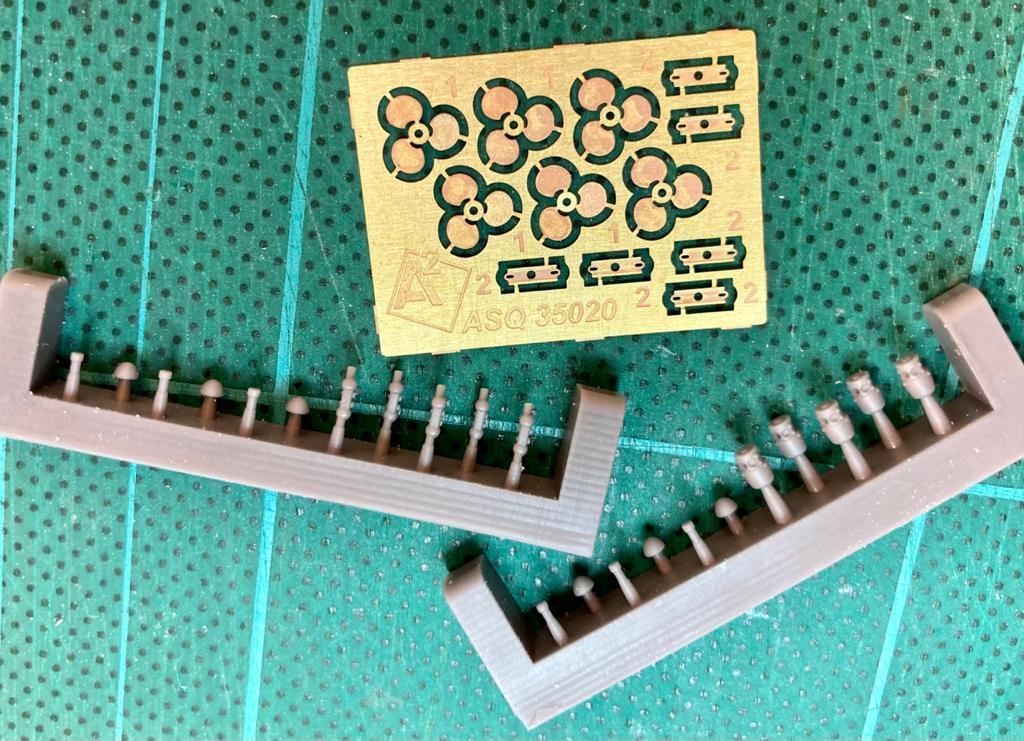 A-Squared Soviet/Russian Military/Aircraft Cabin Fans (x5) 1:35
