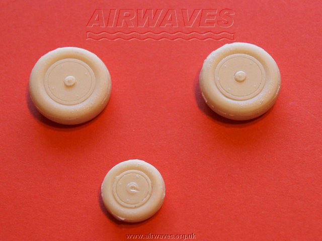 Airwaves (resin) AES48012 1:48 Bell P-39C/P-39D/P-39Q/N Airacobra wheels