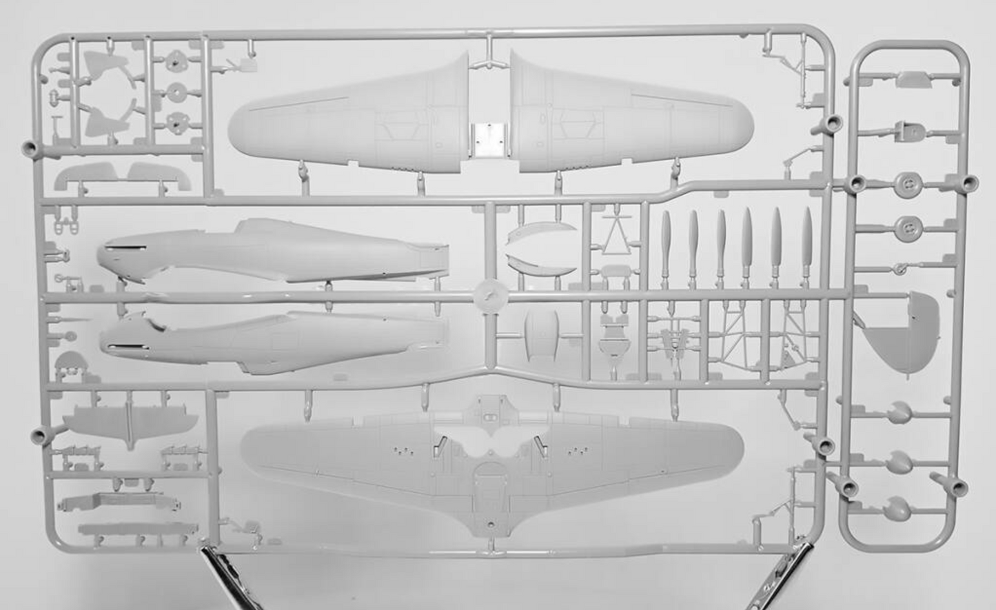 Arma Hobby AH70026 1:72 Hawker Hurricane Mk.I Trop Western Desert