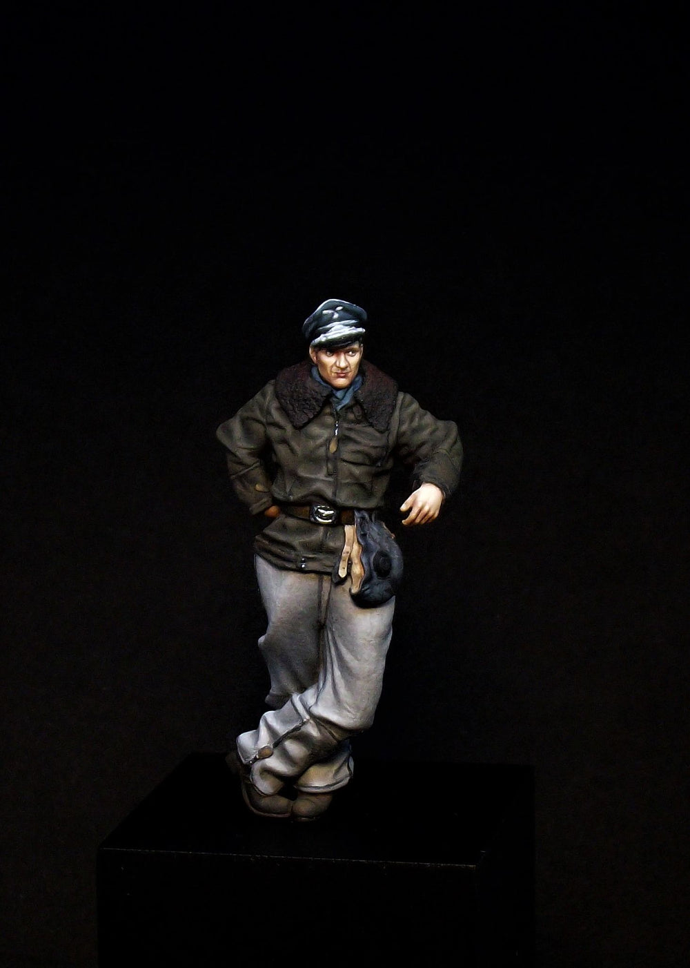 Aims AIMS32F005 1:32 Luftwaffe Pilot