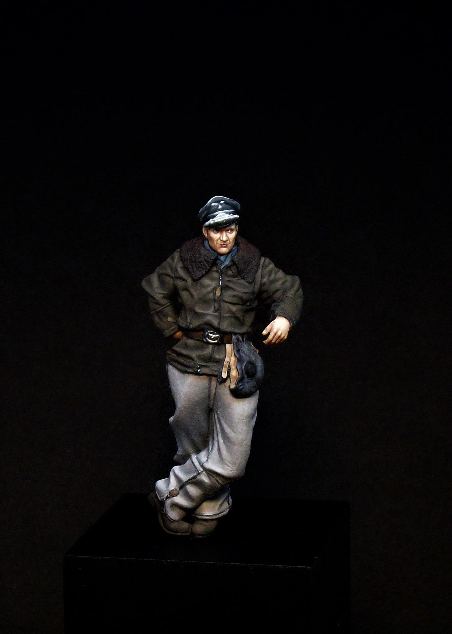 Aims AIMS32F005 1:32 Luftwaffe Pilot