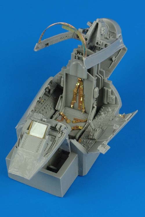 Aires AIRE2070 1:32 North-American F-100D Super Sabre cockpit set