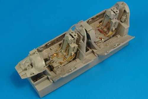 Aires AIRE2163 1:32 Republic F-105G Thunderchief cockpit set