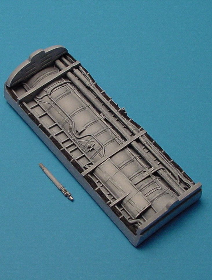 Aires AIRE4172 1:48 Vought F-8E Crusader engine duct bay for use a raised wing
