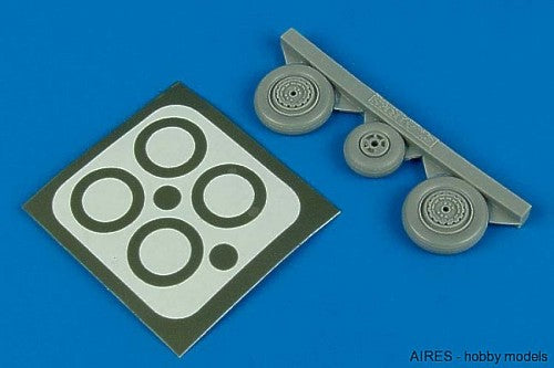 Aires AIRE4416 1:48 Mikoyan MiG-17 Fresco wheels and paint masks