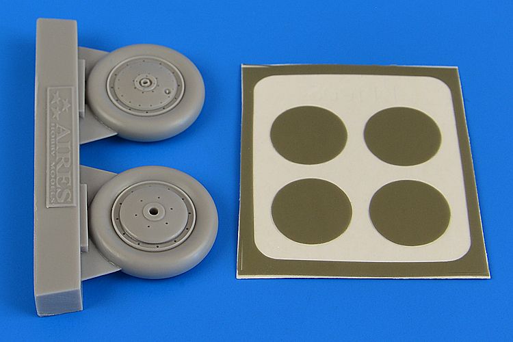 Aires AIRE4692 1:48 Polikarpov I-153 Chaika wheels & paint masks