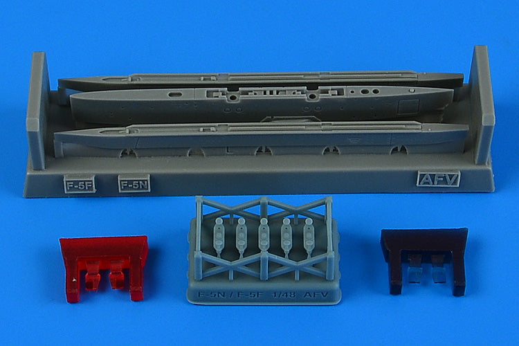 Aires AIRE4923 1:48 Northrop F-5F/F-5N Tiger pylons & missile launchers