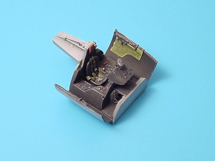 Aires AIRE7094 1:72 Douglas A-1H Skyraider cockpit set