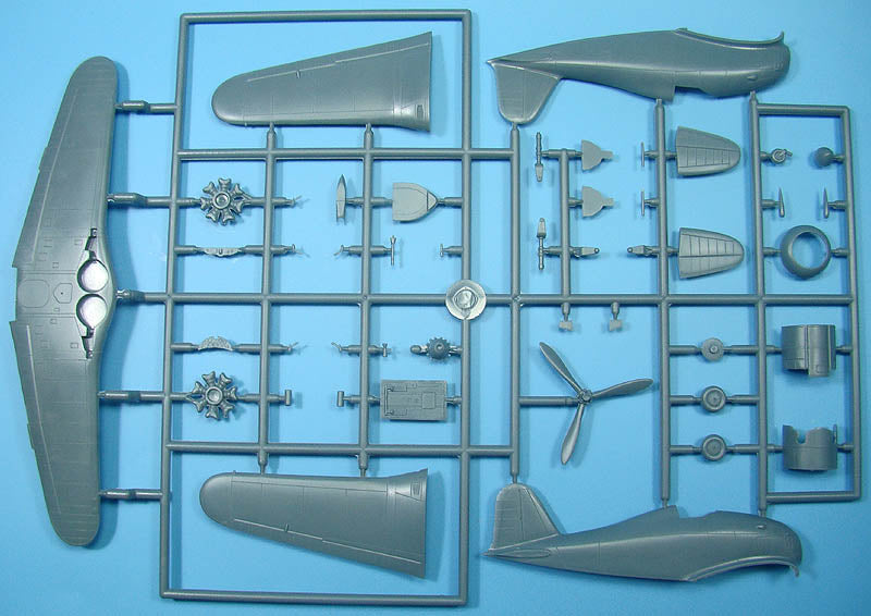 AML AML72047 1:72 Fiat G.50 Freccia over Italian Sky