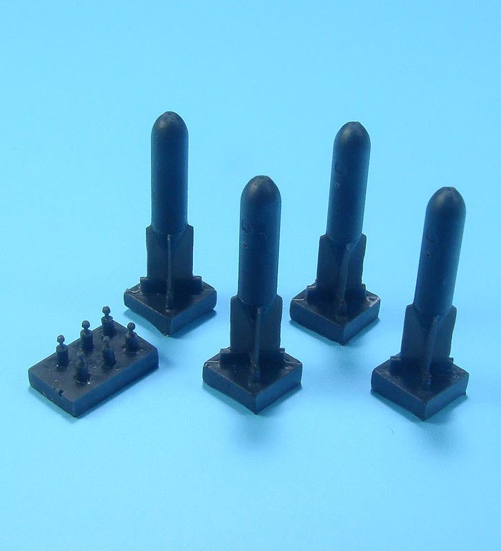 AML AMLA72053 1:72 4 x German bombs SC-50