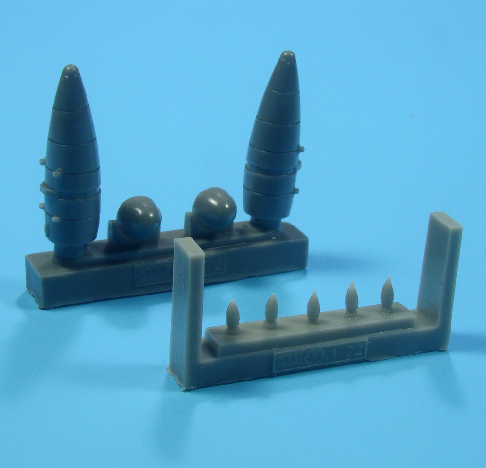 AML AMLA72069 1:72 German fuel tanks for the Supermarine Spitfire Mk.IXe